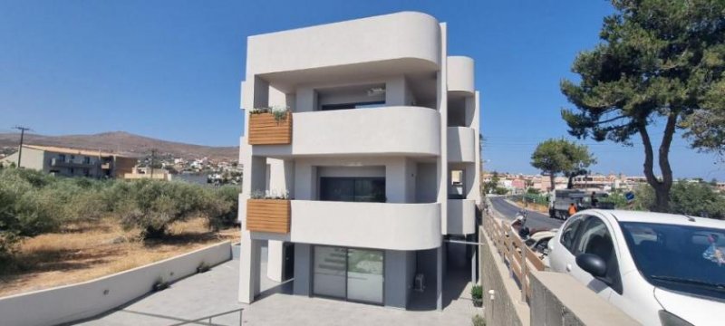 Gournes Kreta, Gournes: Renoviertes Gebäude mit 7 Wohnungen zu verkaufen Haus kaufen